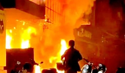 1990-1995年全國典型火災(zāi)傷亡人數(shù)和經(jīng)濟(jì)損失匯總